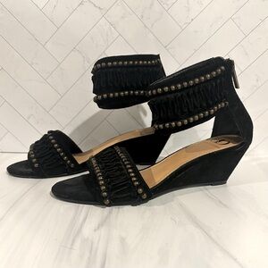 Kelsi Dagger

Elegant Black Velvet Wedge Sandals